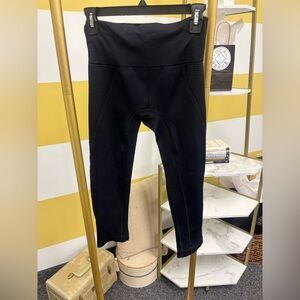 Athleta Black Capri Leggings